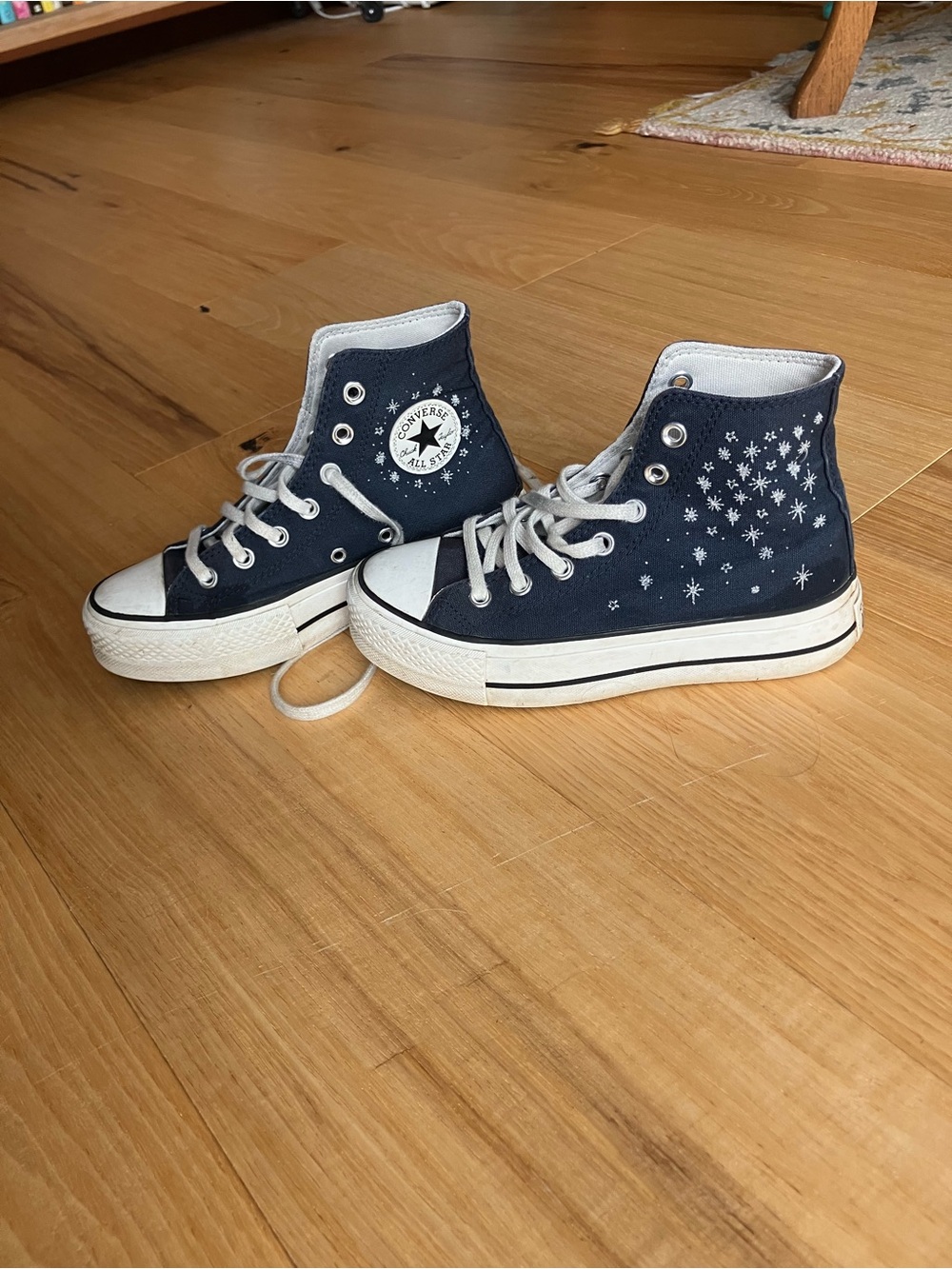 Converse High-Top Sneakers with star embroidery and stacked soles, size 5